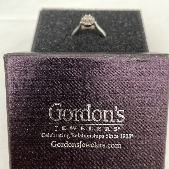 Ring - Picture 3 of 5